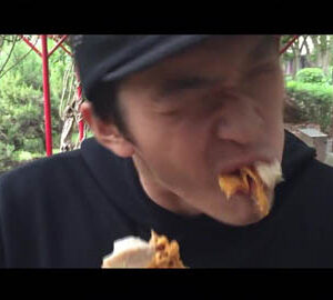 借我吃一口 Give me a bite