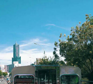 Amazing Kaohsiung / 驚豔是高雄（英中文版）