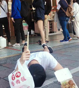 台灣美食好吃到摔倒 - Falling into Taiwanese food