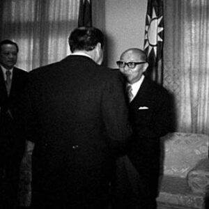 駐華使節向嚴家淦總統呈遞到任國書