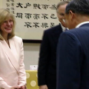 行政院院長連戰接見紐約時報資深記者包德甫伉儷