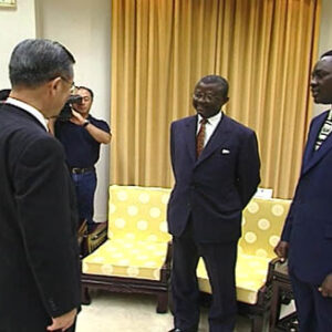 行政院院長連戰接見甘比亞共和國特使賈羅