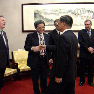 副總統兼行政院院長連戰接見美國戰略暨國際研究中心的費班克斯大使一行