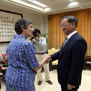 副總統兼行政院院長連戰接見德國「時代週報」記者芬斯姬