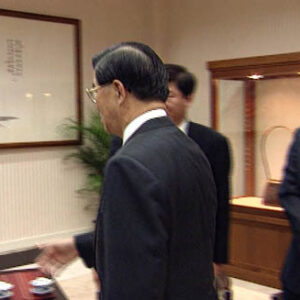 行政院院長蕭萬長先接見菲律賓總統之子艾赫西道