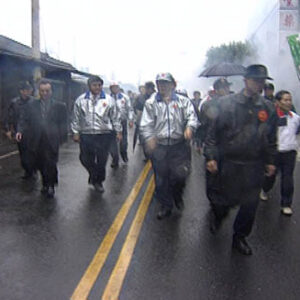 行政院院長蕭萬長於雲林縣湖口鄉會水宮上香祈福