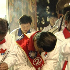 行政院院長蕭萬長於臺中市北屯區松竹寺上香及造勢活動