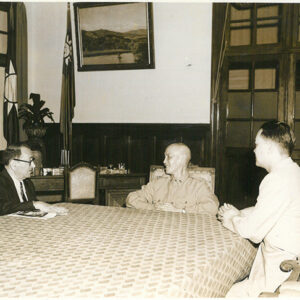 總統接見中國國民黨美籍黨員威廉博士 (右為沈昌煥)-照片冊-MOFA109179CF-2020-12-PH00012-022