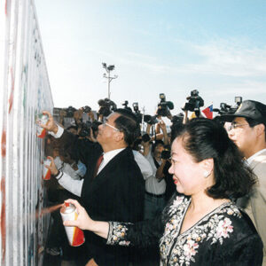 陳水扁總統於高雄市參加「2001高雄貨櫃藝術節」-陳水扁總統活動照片-MOFA109179CF-2020-12-PH00022-098