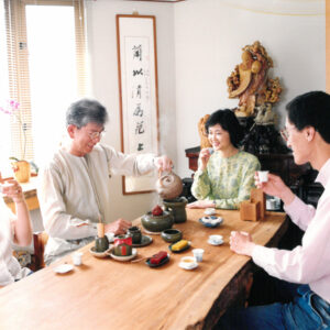 對中國人而言，茶不僅是飲料，更可促進健康及友誼，喝茶已成日常生活形式之一。-駐馬達加斯加代表處國情照片展-MOFA109179CF-2020-12--PH00038-024