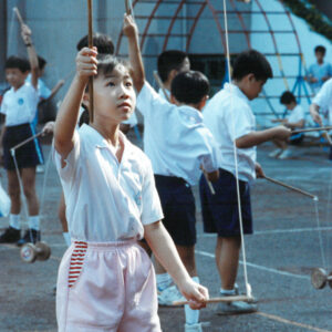 校園內重視傳統文化延續-扯鈴童玩-駐馬達加斯加代表處國情照片展-MOFA109179CF-2020-12--PH00038-029