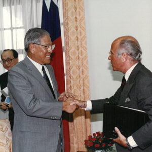 總統接見美國華府時報暨洞察雜誌巡迴編輯波格瑞夫婦-李總統照片冊-MOFA109179CF-2020-12-PH00110-005