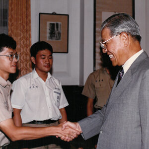 總統接見亞太地區數學奧林匹亞競賽獲獎學生劉宇陽等-李總統照片冊-MOFA109179CF-2020-12-PH00110-006