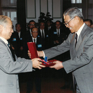 總統接見並以茶會款待建國80年學術討論會學省-李總統照片冊-MOFA109179CF-2020-12-PH00110-035