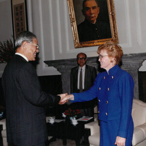 總統接見俄勒岡州羅伯茲州長等人-李總統照片冊-MOFA109179CF-2020-12-PH00110-100