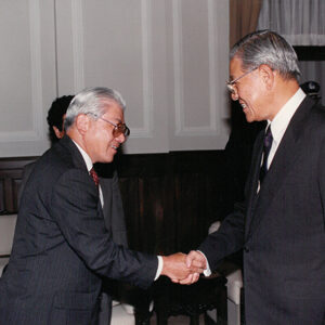 總統接見中央社等五報駐華府特派員冷若水等人-李總統照片冊-MOFA109179CF-2020-12-PH00110-102