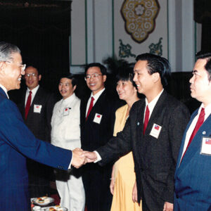 總統以茶會款待全球海外青年榮譽會回國訪問團張毅威先生等人於總統府-李總統照片冊-MOFA109179CF-2020-12-PH00113-012