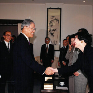 總統接見81年全國電影會議暨第29屆金馬獎活動與貴賓江奉琪等人於總統府-李總統照片冊-MOFA109179CF-2020-12-PH00113-103