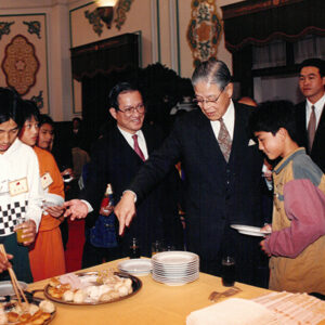 總統以茶會款待偏遠地區學童高培俊等人於總統府-李總統照片冊-MOFA109179CF-2020-12-PH00118-022