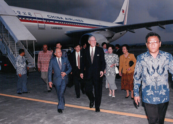總統抵達印尼峇里島-李總統照片冊-MOFA109179CF-2020-12-PH00118-035