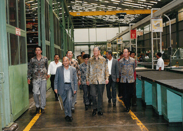 總統參觀印尼萬陸IPTN飛機製造廠-李總統照片冊-MOFA109179CF-2020-12-PH00118-039