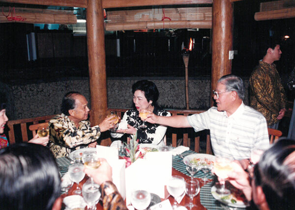 總統於印尼峇里島旅館沿岸THE OCEAN餐廳晚宴-李總統照片冊-MOFA109179CF-2020-12-PH00118-044