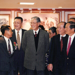 總統參觀"回顧王玉雲建設高雄攝影展於高雄新光三越百貨公司-李總統照片冊-MOFA109179CF-2020-12-PH00118-076