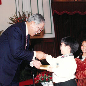 總統以茶會款待第二十四屆中小學科學展第一屆學生代表張瑜珊等人於總統府-李總統照片冊-MOFA109179CF-2020-12-PH00118-087