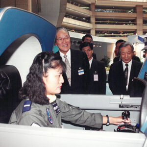 總統蒞臨參觀一九九三年台北國際航太科技及國防工業展於世貿中心-李總統照片冊-MOFA109179CF-2020-12-PH00119-026