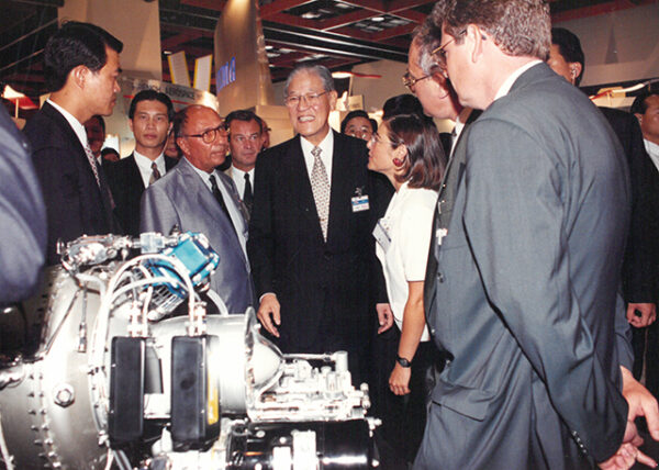 總統蒞臨參觀一九九三年台北國際航太科技及國防工業展於世貿中心-李總統照片冊-MOFA109179CF-2020-12-PH00119-027