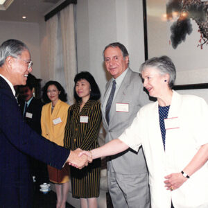 總統接見一九九三年世界華語廣播研討聯誼會與會外國電台代表-李總統照片冊-MOFA109179CF-2020-12-PH00119-034