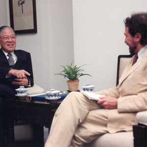 總統接見法國世界報北平特派員德龍於總統府-李總統照片冊-MOFA109179CF-2020-12-PH00119-042