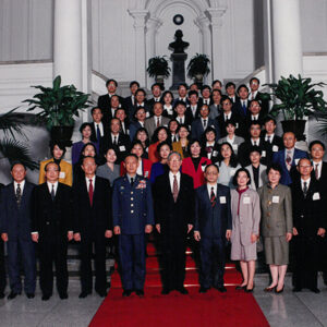 總統以茶會款待第五屆金曲獎入圍暨第十六屆金鼎獎得獎人吳楚楚等人於總統府-李總統照片冊-MOFA109179CF-2020-12-PH00119-076