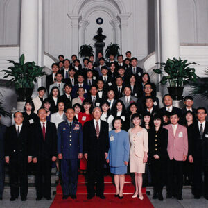 總統以茶會款待第五屆金曲獎入圍暨第十六屆金鼎獎得獎人吳楚楚等人於總統府-李總統照片冊-MOFA109179CF-2020-12-PH00119-078