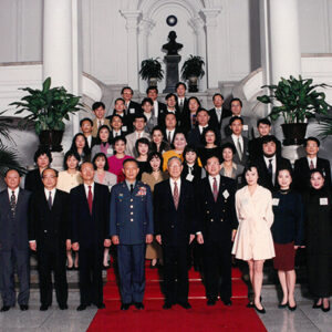 總統以茶會款待第五屆金曲獎入圍暨第十六屆金鼎獎得獎人吳楚楚等人於總統府-李總統照片冊-MOFA109179CF-2020-12-PH00119-079