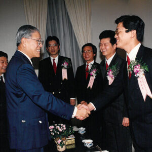 總統接見第十六屆創業青年楷模暨第二屆海外華人創業青年楷模王懷寧等人於總統府-李總統照片冊-MOFA109179CF-2020-12-PH00119-084