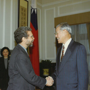 李總統登輝先生接見「EQ」一書作者美國哈佛大學高曼博士 總統府-李登輝總統活動照片冊-MOFA109179CF-2020-12-PH00166-007