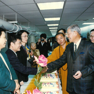 李總統登輝先生參觀淨耀法師法治教育漫畫系列原畫作品展 台北國父紀念館-李登輝總統活動照片冊-MOFA109179CF-2020-12-PH00166-024