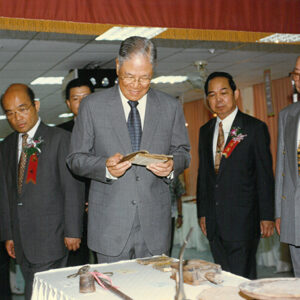 李登輝總統蒞臨台北縣安坑國小百週年校慶暨社區運動大會參觀暨致詞 台北安坑-李登輝總統活動照片冊-MOFA109179CF-2020-12-PH00166-060