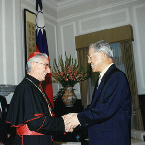 李登輝總統接見教廷聖職部部長賈士榮樞機主教 總統府-李登輝總統活動照片冊-MOFA109179CF-2020-12-PH00166-088