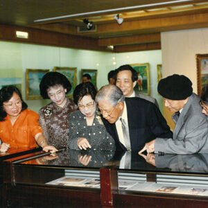 李登輝總統伉儷蒞臨觀賞陳慧坤先生畫展 國立歷史博物館-李登輝總統活動照片冊-MOFA109179CF-2020-12-PH00166-108