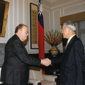 李登輝總統接見法國外貿國務員冬杜等人 總統府-李登輝總統活動照片冊-MOFA109179CF-2020-12-PH00166-123