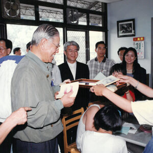 李總統登輝巡視私立仁愛兒童之家 新竹市-李總統照片冊-MOFA109179CF-2020-12-PH00168-014