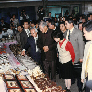 李總統登輝先生參觀臺中霧峰臺灣省農業實驗所-李登輝總統活動照片冊-MOFA109179CF-2020-12-PH00170-048