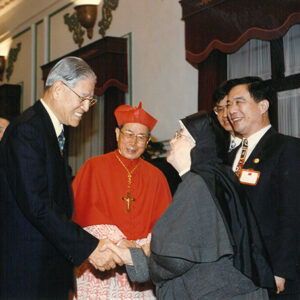 李總統登輝先生茶會款待天主教外籍神職人員饒培德修女等人-李登輝總統活動照片冊-MOFA109179CF-2020-12-PH00170-110