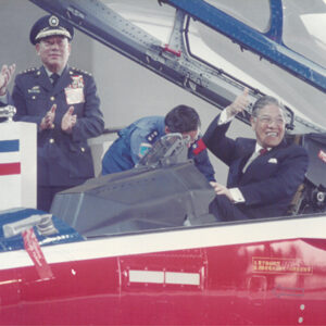 李總統登輝先生親臨主持經國號戰機出廠命名典禮-李總統照片冊及十三全會照片-MOFA109179CF-2020-12--PH00001-068