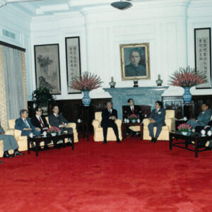 接見宏都拉斯國會議長孟多亞等人-李總統就職後照片樣本-MOFA109179CF-2020-12--PH00002-091