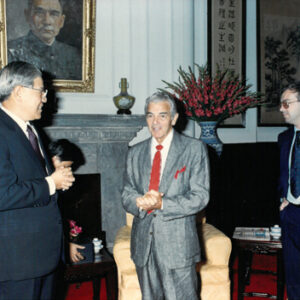 接見美國甘乃特報系董事長紐哈斯等人-李總統就職後照片樣本-MOFA109179CF-2020-12--PH00002-097