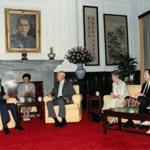 美國參議員何林斯夫婦等人-李總統照片冊-MOFA109179CF-2020-12--PH00003-014