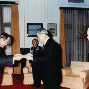 韓國韓哲洙呈到任國書-李總統照片冊-MOFA109179CF-2020-12--PH00003-015